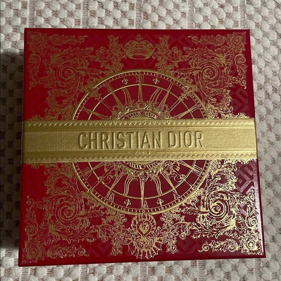 Christian Dior Limited Edition Red and Gold Gift Box - Picture 2 of 10